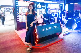 LPL hero League Appears on TCL E-sports Stage