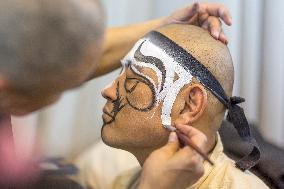 Peking Opera Making Up
