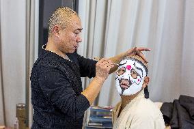 Peking Opera Making Up