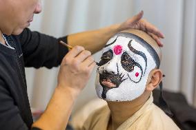 Peking Opera Making Up