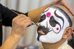 Peking Opera Making Up
