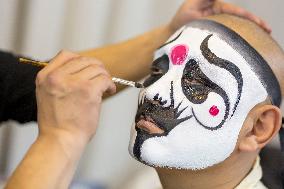 Peking Opera Making Up