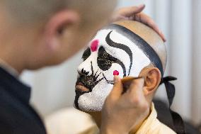 Peking Opera Making Up