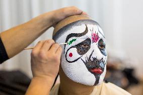 Peking Opera Making Up