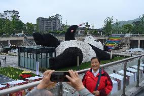 The Heaviest Giant Panda Sculpture On The World