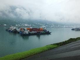 Three Gorges Dam Ships