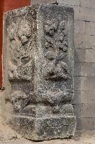 Beijing Hutong Men Dun