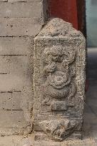 Beijing Hutong Men Dun