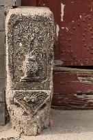 Beijing Hutong Men Dun