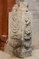 Beijing Hutong Men Dun