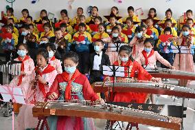 Primary School Traditional Culture Education