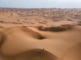 China Xinjiang Kumutage Desert