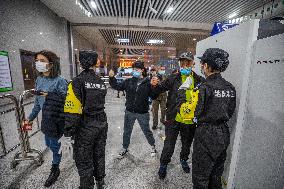 China Guiyang Metro Line 2 Opened