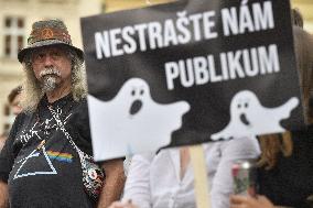 Demonstration For Live Music