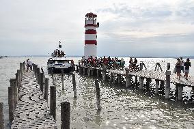 Podersdorf am See, Neusiedler See, tourist, Lake Neusiedl, cyclist, boat