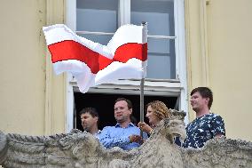 Brno City Council hanging the historic flag of Belarus in support of its citizens