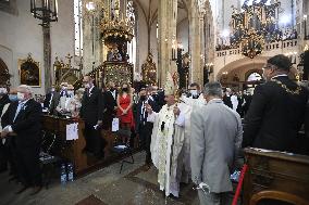 Dominik Duka, Blessing of a replica of the Marian column in Prague