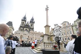 Dominik Duka, Blessing of a replica of the Marian column in Prague