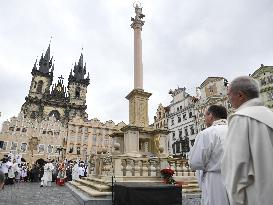 Dominik Duka, Blessing of a replica of the Marian column in Prague