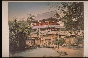 Niomon gate of sensoji temple