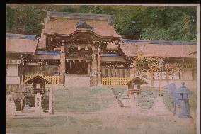 Old chumon,the middle gate,of suwa shrine