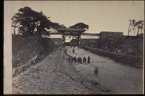 Akasakamon gate