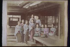 The women at a teahouse