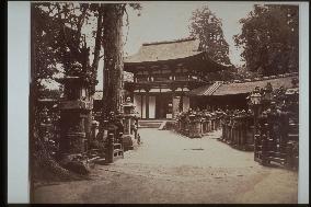 The precincts of Kasuga Shrine