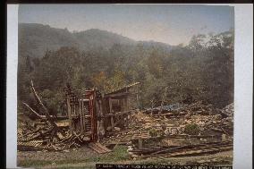 Great Nobi Earthquake (destroyed temple at Neomura Midoridani)