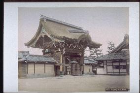 Gate of Amida-do at Nishi Honganji Temple