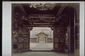 The Chokugaku-mon Gate seen from the middle gate to the tomb of Yusho-in,Zojoji Temple,Shiba