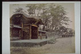 Chokugaku gate of Bunshoin Mausoleum at Shiba Zojoji Temple