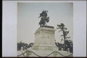 Statue of Nanko