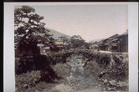 Momotani-bashi Bridge over Nakashima River