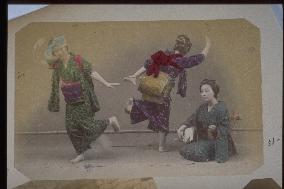 Women performing ozashiki dance