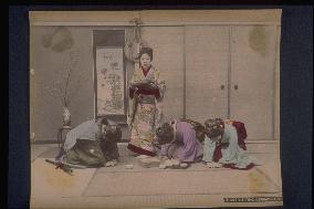 Samurai and women greeting each other