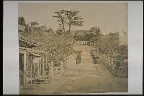 Nishi Otani (Otani Honbyo Mausoleum of Honganji Temple)