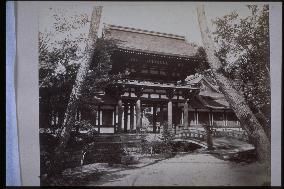 The sanmon (entrance) gate of a shrine