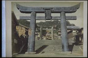 The Great Torii,Suwa Shrine