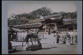 A bronze horse at Suwa Shrine