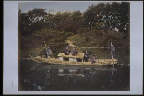 Women on a leisure boat