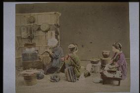 Women working in the kitchen