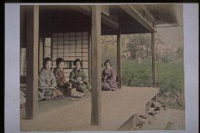 Women at Satake Garden,Mukojima