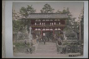 The Sanmon Gate of Yasaka Shrine,Gion,Kyoto