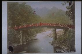 Shinkyo Bridge,the Daiyagawa River