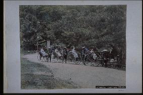 Women on jinrikishas,Suwa Park