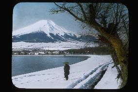 Mt. Fuji topped with snow,seen from Lake Yamanaka