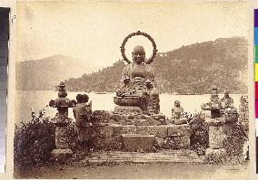 Statues of Enmeijizo (giving a long-life) by Lake Ashi