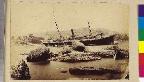 An American ship stranded in Amoy Harbour