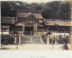 Old chumon,the middle gate,of suwa shrine